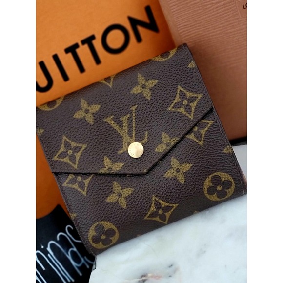 Louis Vuitton Handbags - Louis Vuitton Trifold Wallet